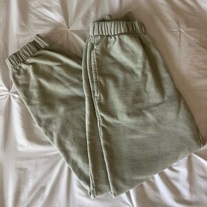 BRANDY MELVILLE SWEAT PANTS